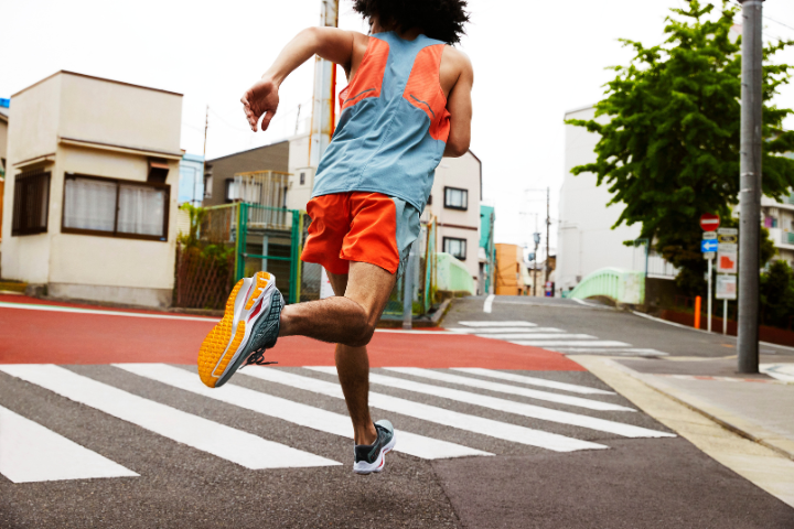 Mizuno running men's sales kyori 2-n-1 7.5 shorts