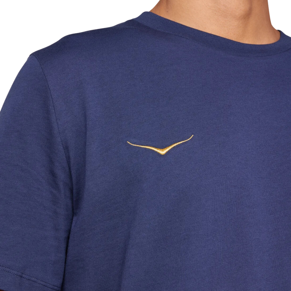 HOKA Men's Team HOKA Graphic Tee | Varsity Navy | 1158055-VST |The Run Hub